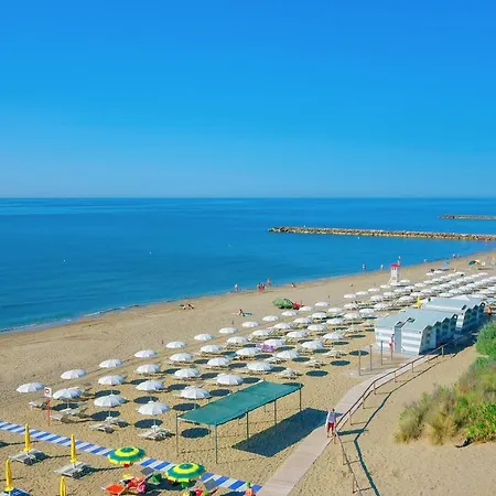 منتزه العطل Portofelice Village ايراكليا ماري
